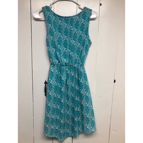 Dress - Picture 2 of 3